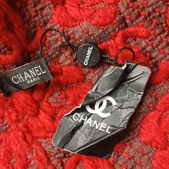 CHANEL Luxury Vintage VWT Red Rose Motif Cashmere Silk Fringed Shawl Wrap Scarf - Picture 13 of 15